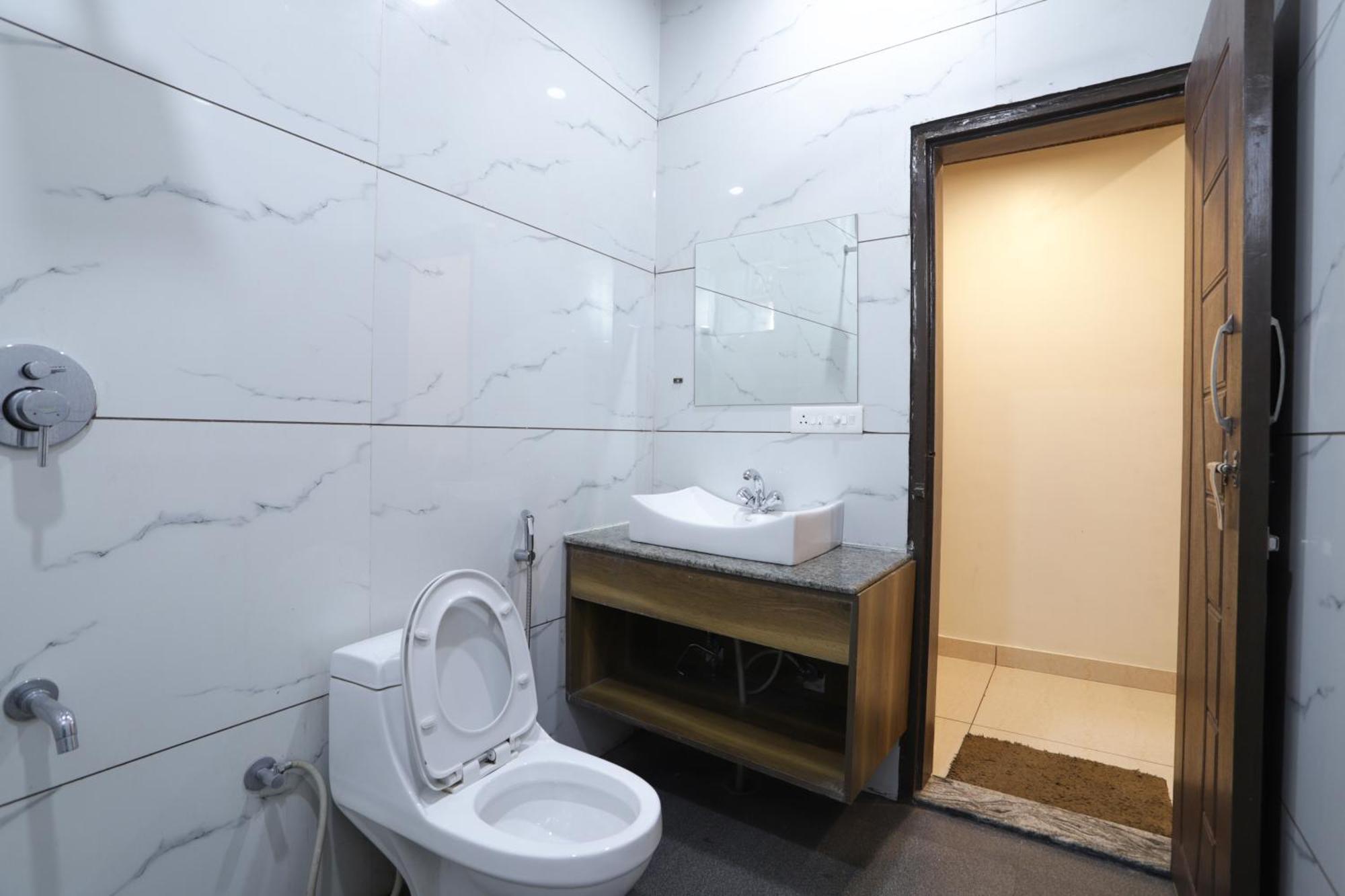 Hotel Razia Inn Hisār Exteriör bild