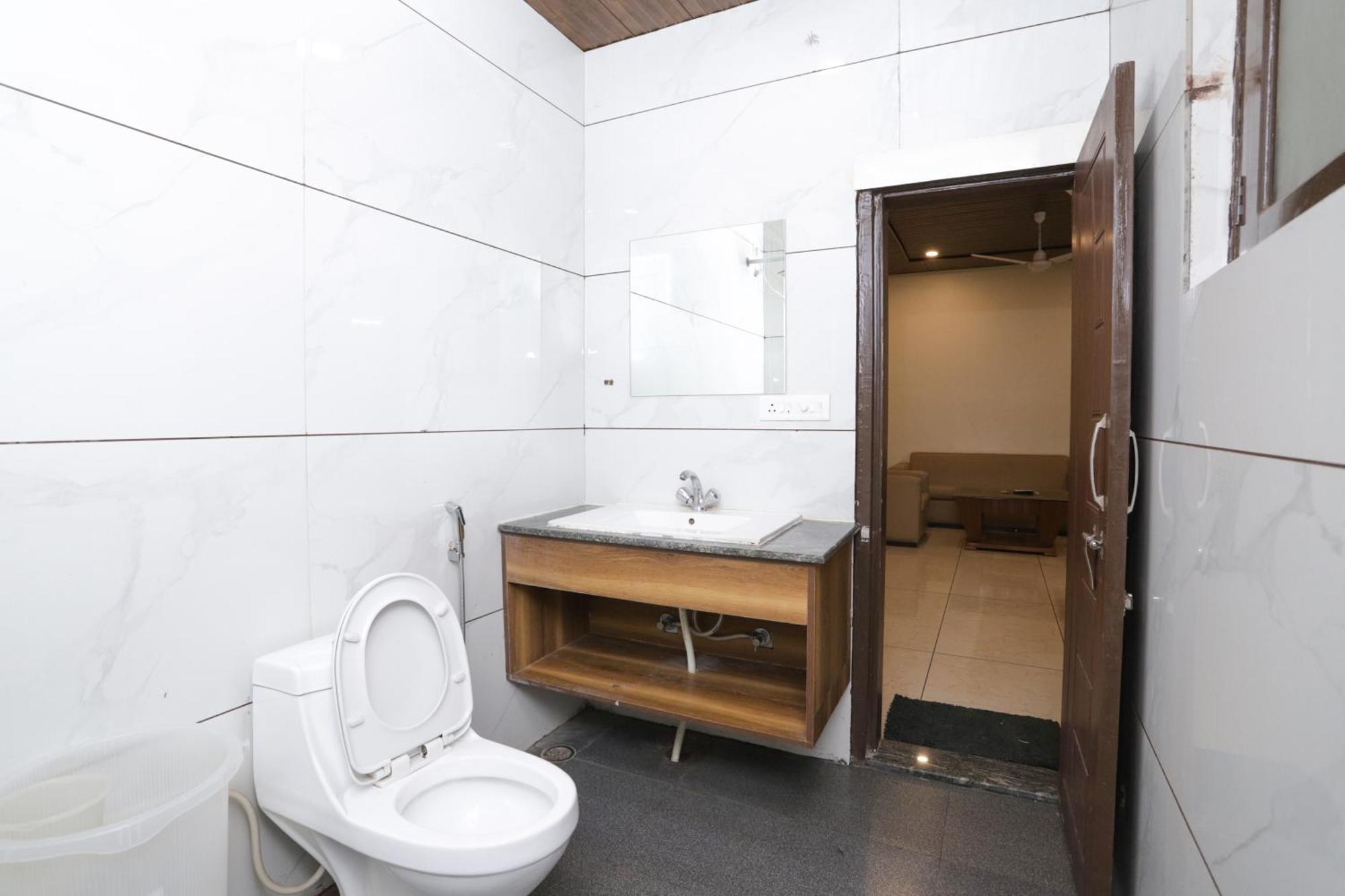Hotel Razia Inn Hisār Exteriör bild