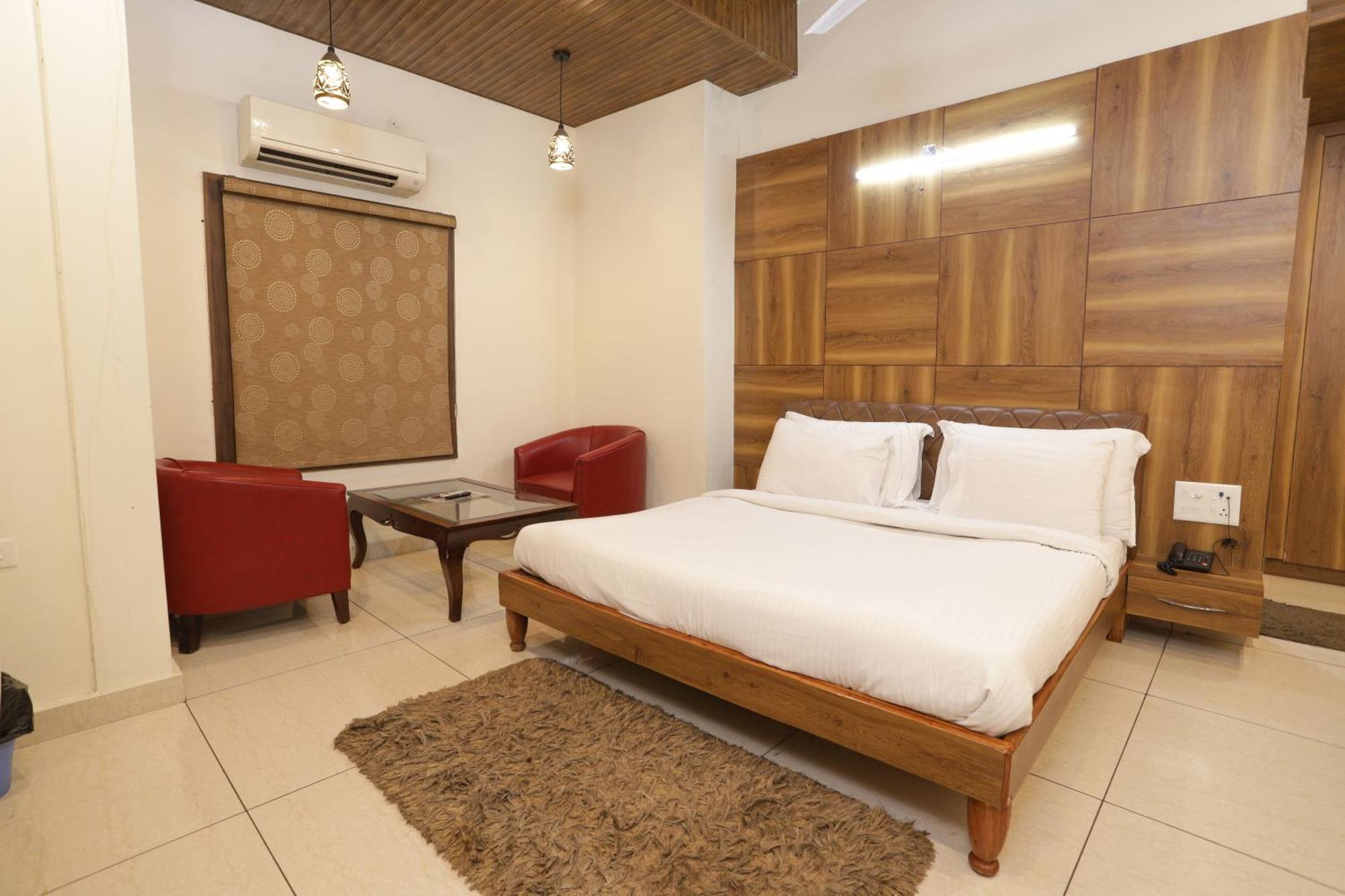 Hotel Razia Inn Hisār Exteriör bild